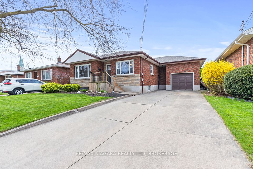 18 CHALMERS Street, St. Catharines, ON L2N 5C8