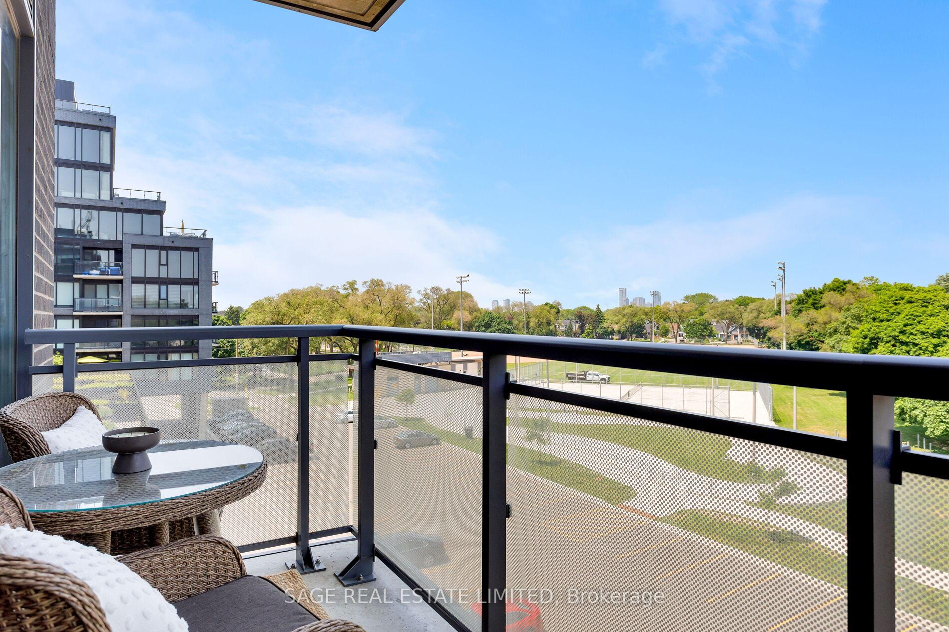 2 Bedrooms Condo at 760 The Queensway, Toronto For sale
