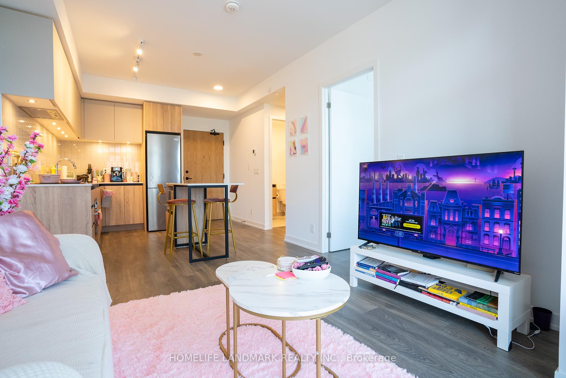 1 Bedroom Condo at 7950 bathurst, Vaughan For sale