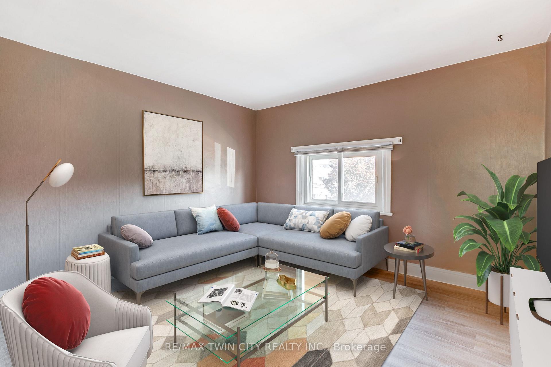4 Bedrooms Other at 45 East Bend, Hamilton For sale