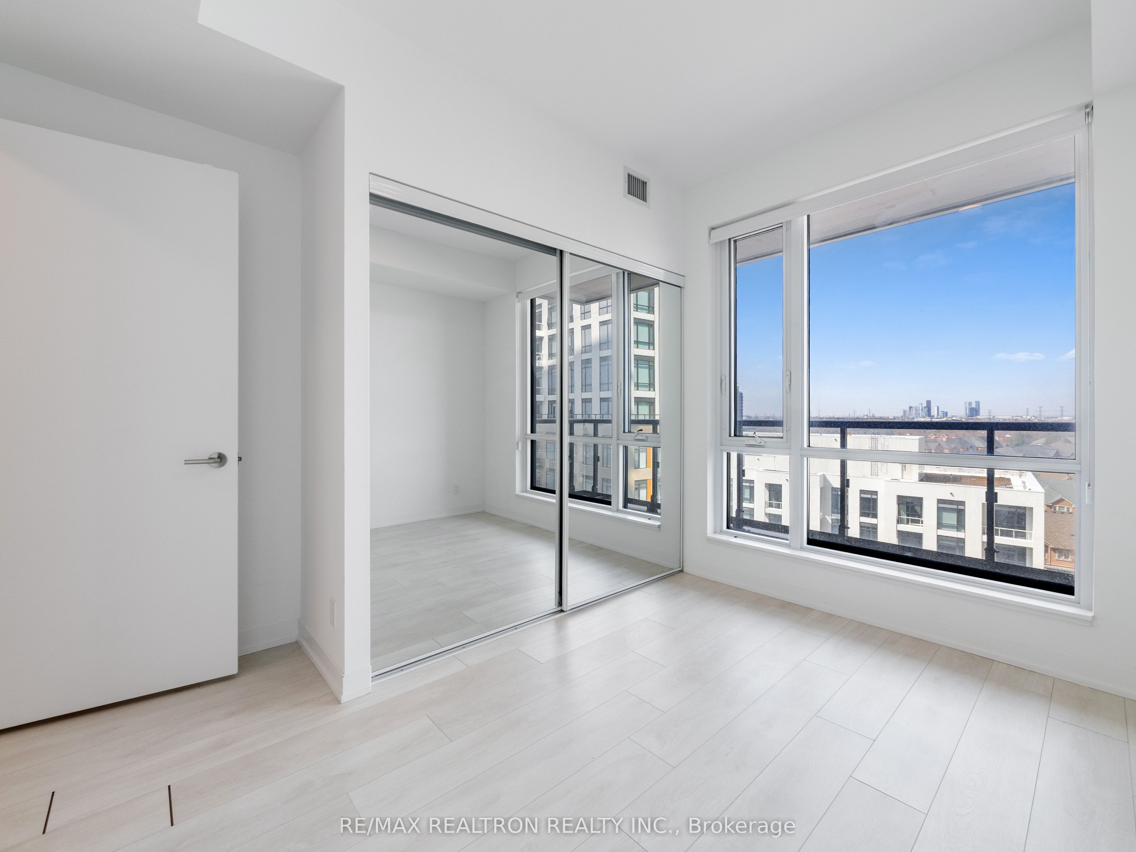 7950 Bathurst Street, #0911 Tower B