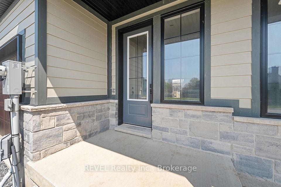 99 IVY Crescent, Thorold, ON L2V 4N9