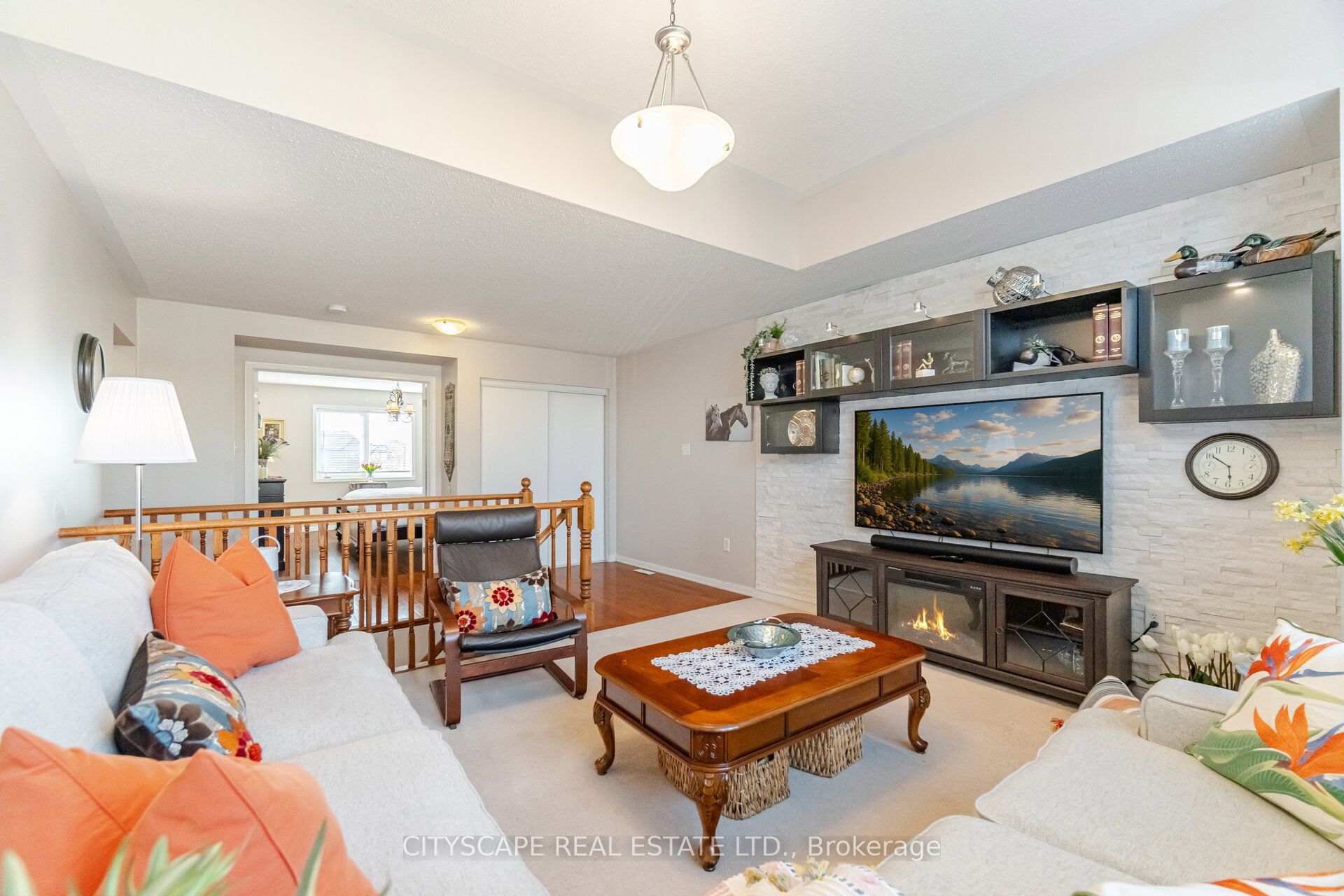 657 Symons Cross