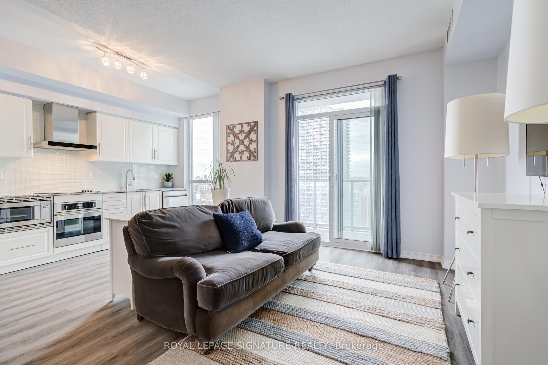 1 Bedroom Condo at 352 Front, Toronto For sale