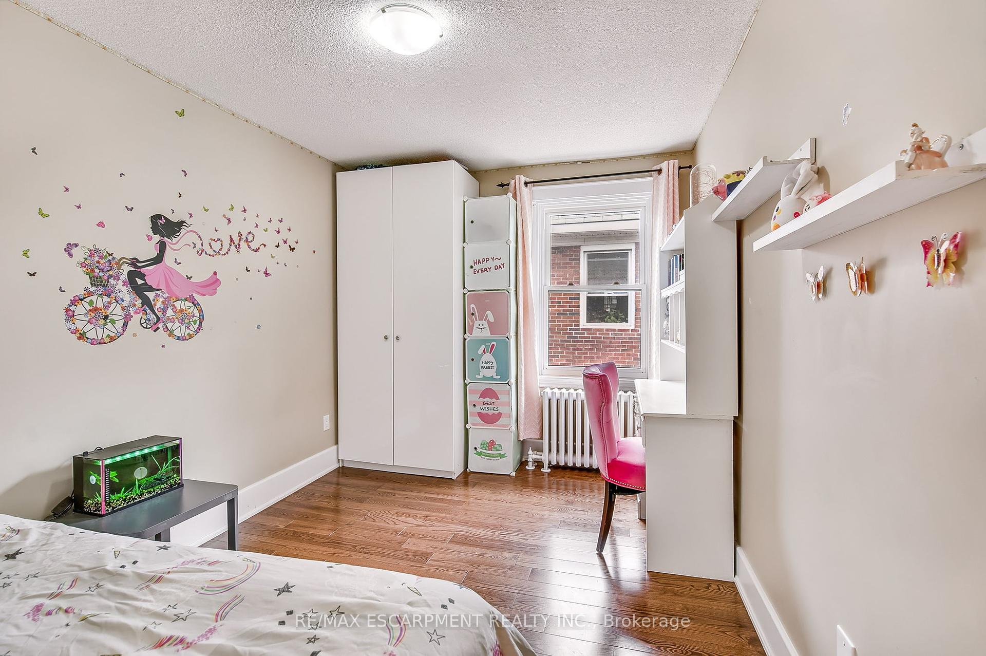 2 Bedrooms Condo at 25 Mountwood, Hamilton For sale