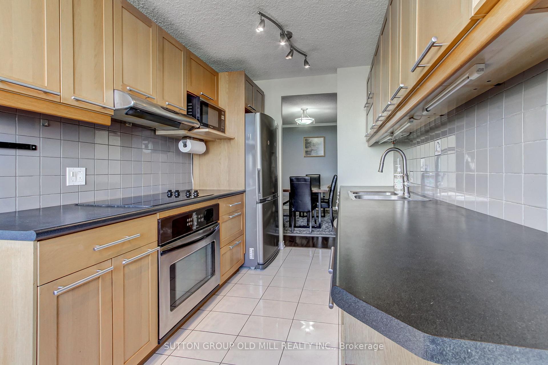 3 Bedrooms Condo at 133 Torresdale, Toronto For sale