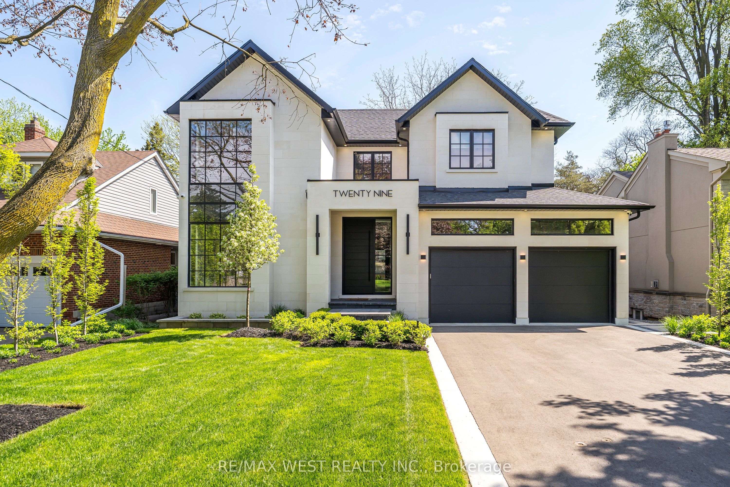 29 Bromley Crescent, Toronto, ON M9A 3X1