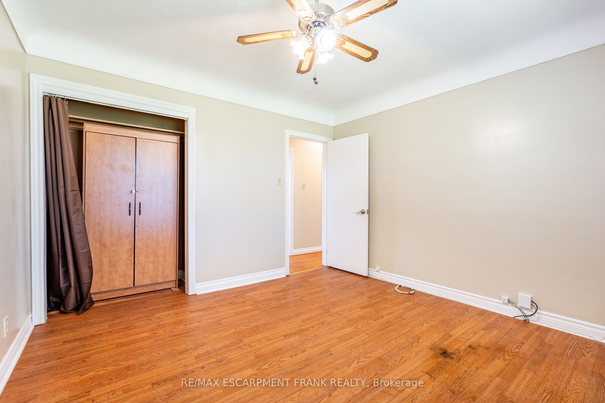 699 RYMAL Road W, Hamilton Gurnett
