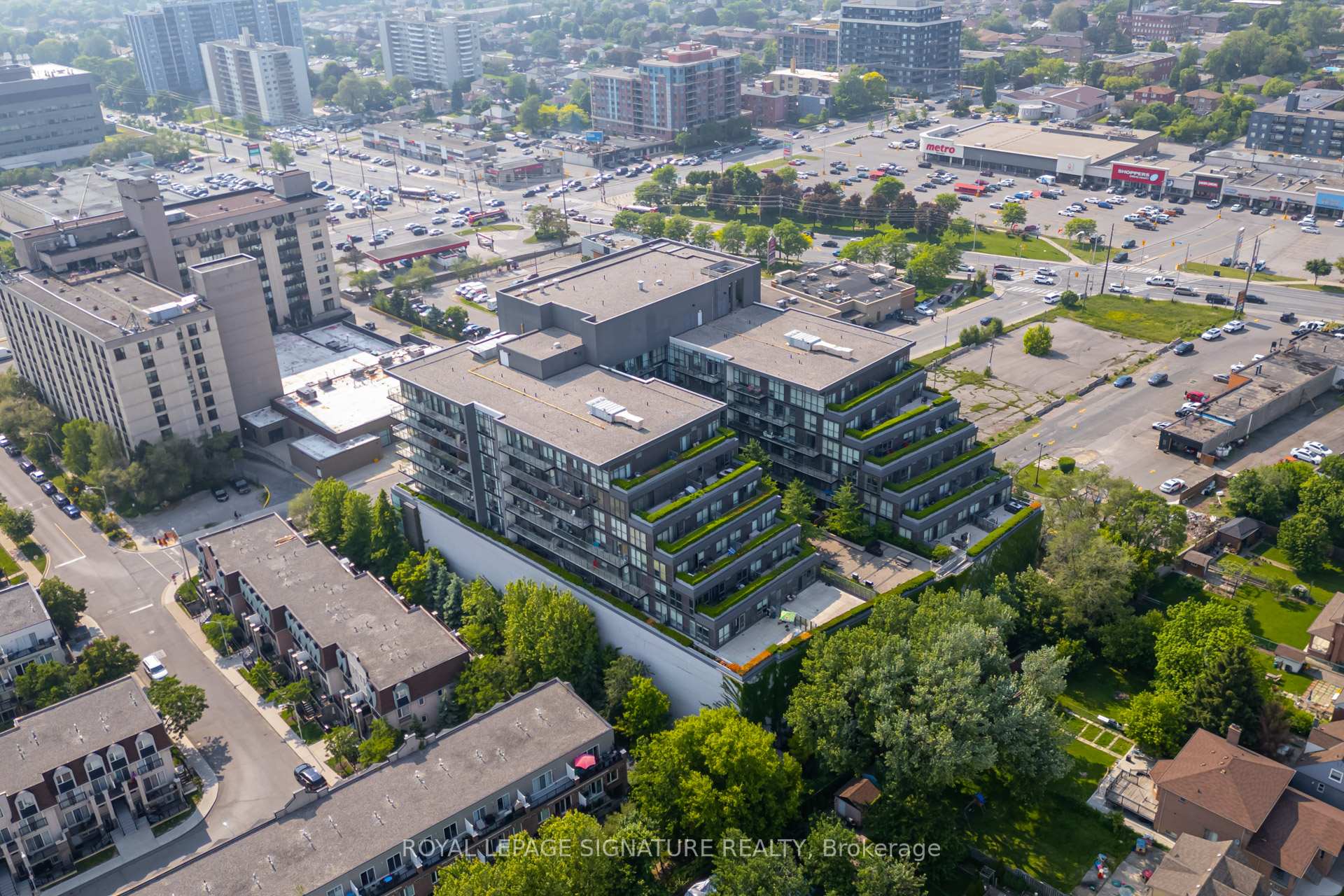 2 Bedrooms Condo at 15 James Finlay, Toronto For sale