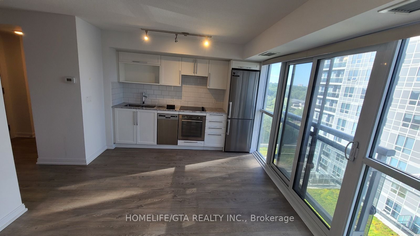 275 Village Green Square, #1017