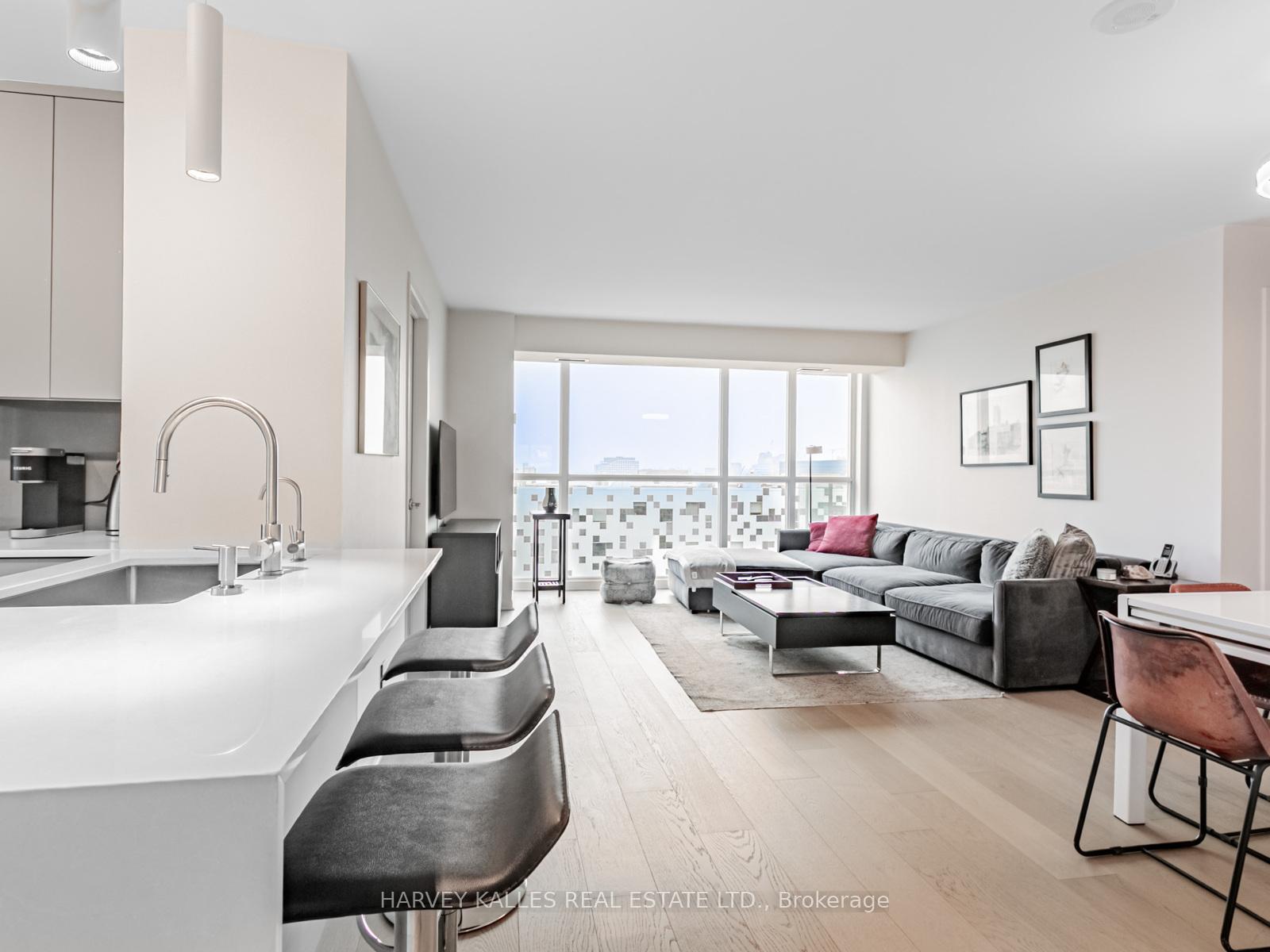 3 Bedrooms Condo at 96 St Patrick, Toronto For sale