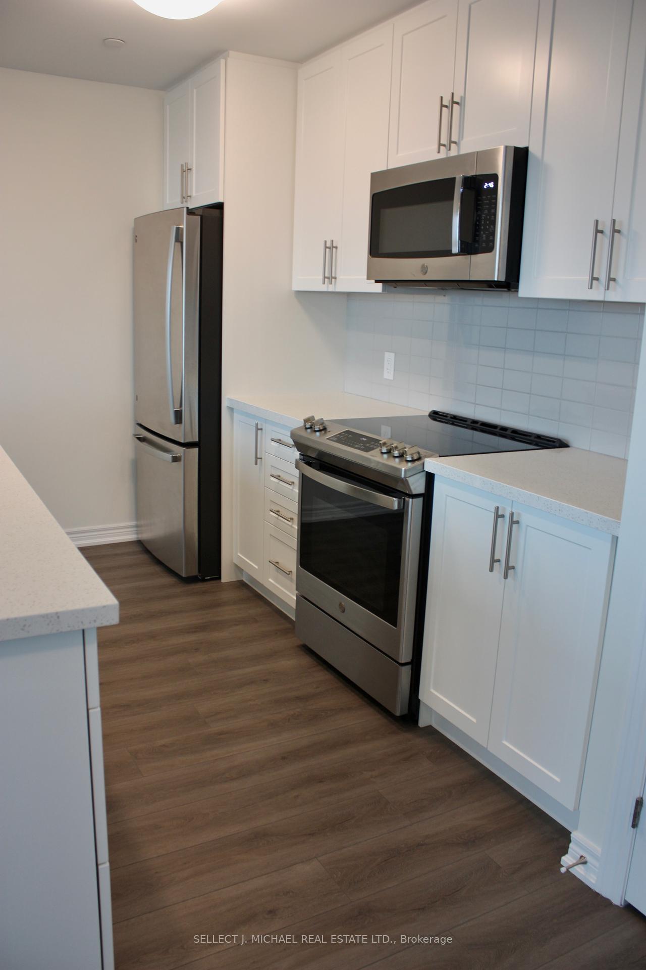 2 Bedrooms Condo at 2750 King,  Hamilton For sale