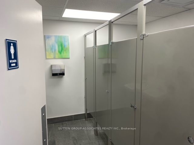 https://trreb-image.ampre.ca/LZvCa2WP-QzV3-hfLRjf0dTaTEYwVeYTwbV-DwHJWSA/rs:fit:960:960/wm:.5:so:0:50:.4/wmsh:10/wmt:PHNwYW4gZm9yZWdyb3VuZD0nd2hpdGUnIGZvbnQ9JzY4Jz5TVVRUT04gR1JPVVAtQVNTT0NJQVRFUyBSRUFMVFkgSU5DLiwgQnJva2VyYWdlPC9zcGFuPg/L3RycmViL2xpc3RpbmdzLzQwLzk0Lzc3LzcyL3AvYTllNzEyYzgtZmQ5Zi00Zjg1LTkwMzgtNGE1MWJiN2Y5YmNjLmpwZWc.jpg