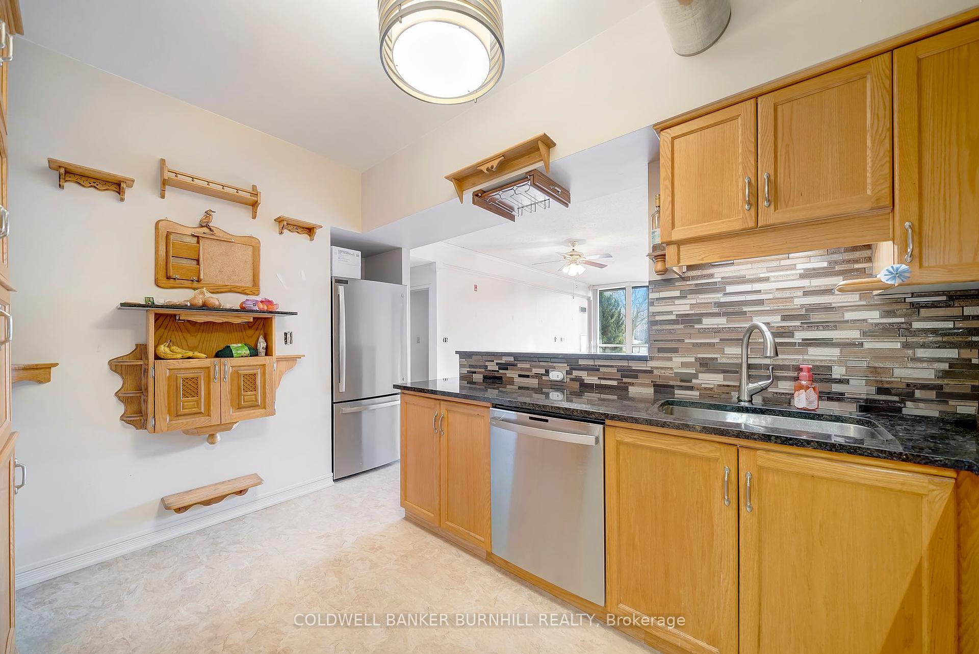 3 Bedrooms Condo at 495 Highway 8,  Hamilton For sale