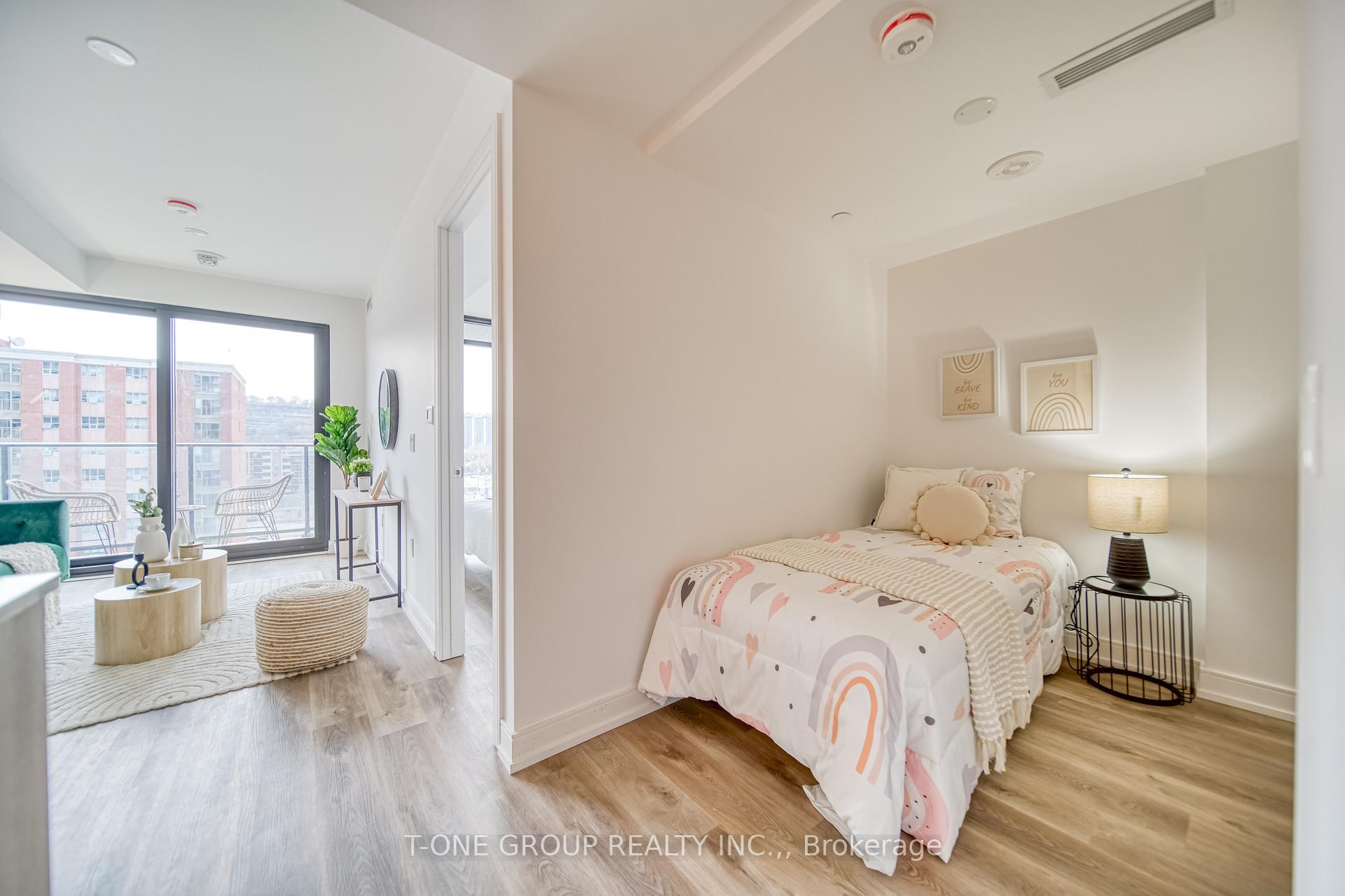 2 Bedrooms Condo at 1 Jarvis, Hamilton For sale