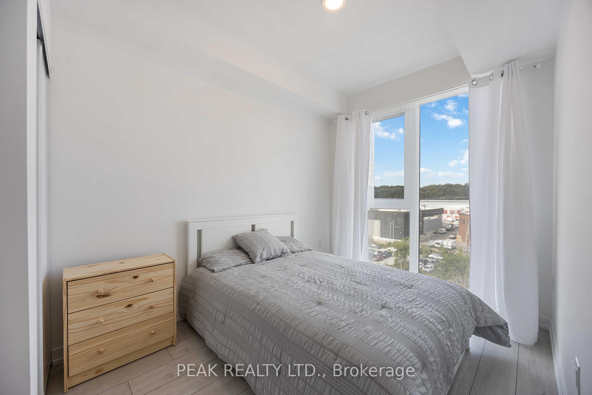 1 Bedroom Condo at 500 Dupont,  Toronto For sale