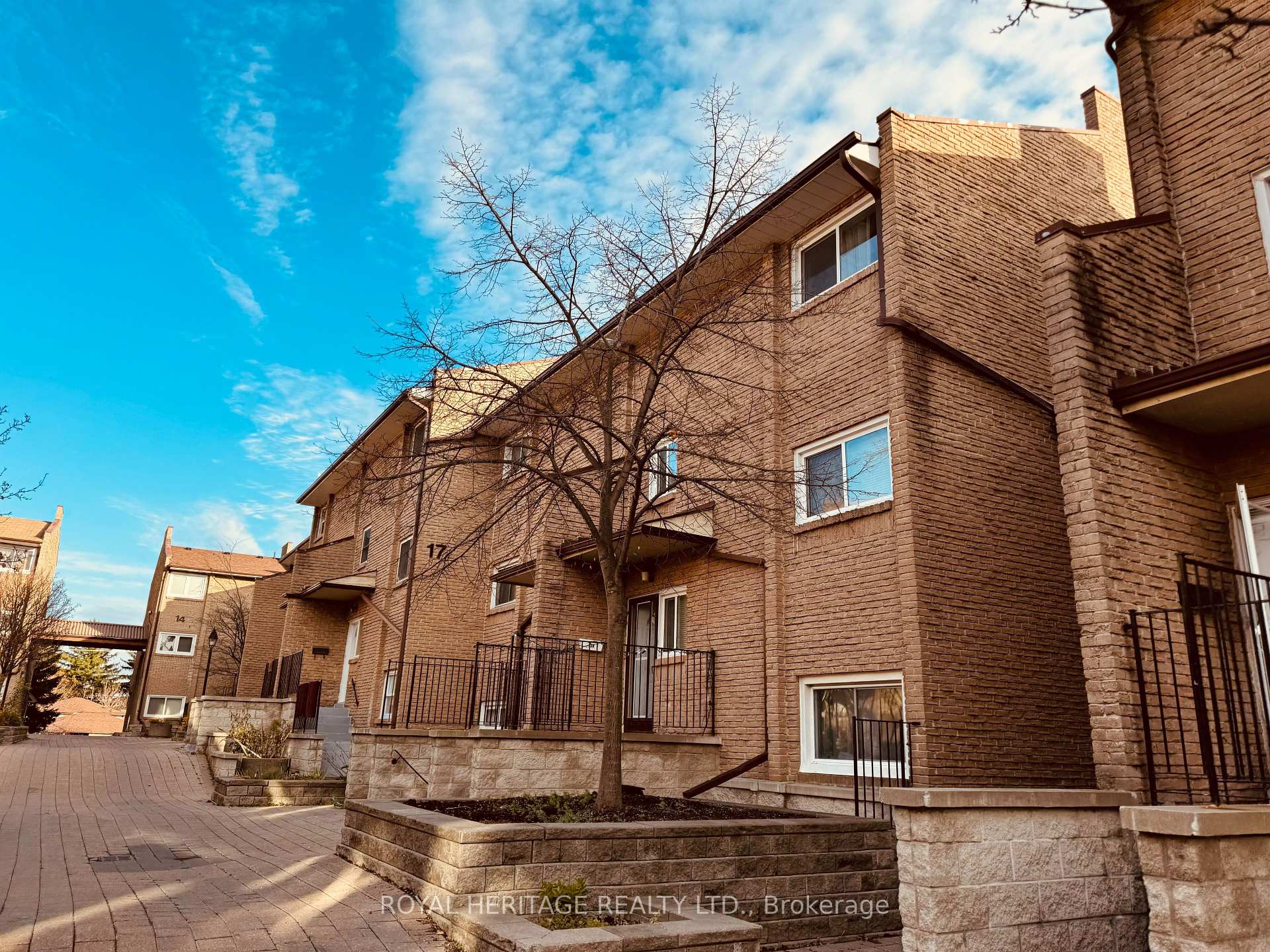 3 Bedrooms Condo at 50 Golf Club,  Toronto For sale