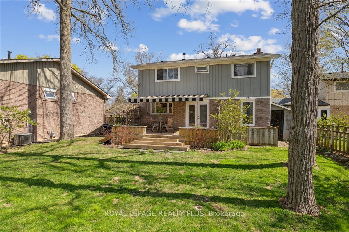 3413 Autumnleaf Crescent