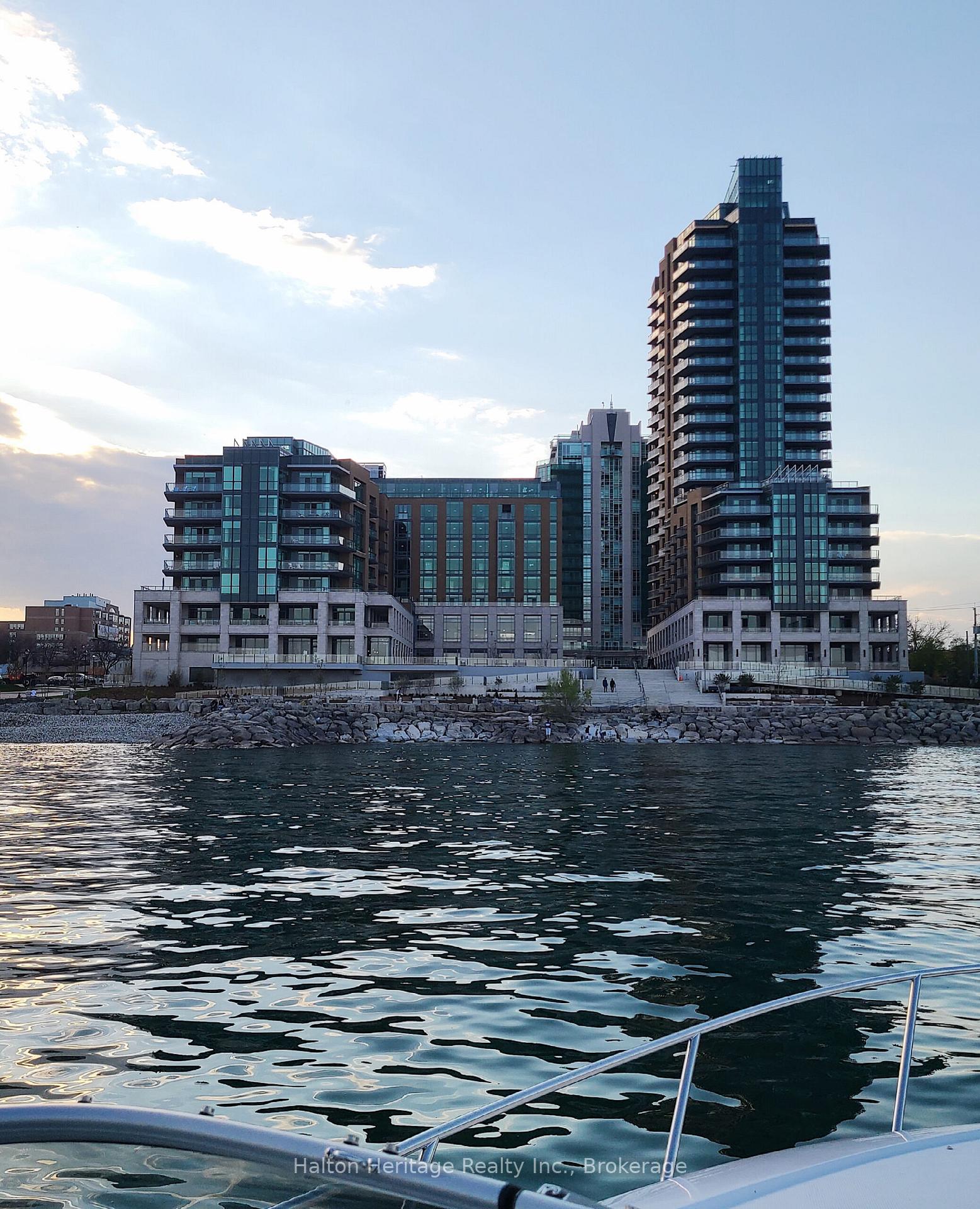 2 Bedrooms Condo at 2060 Lakeshore, Burlington For sale