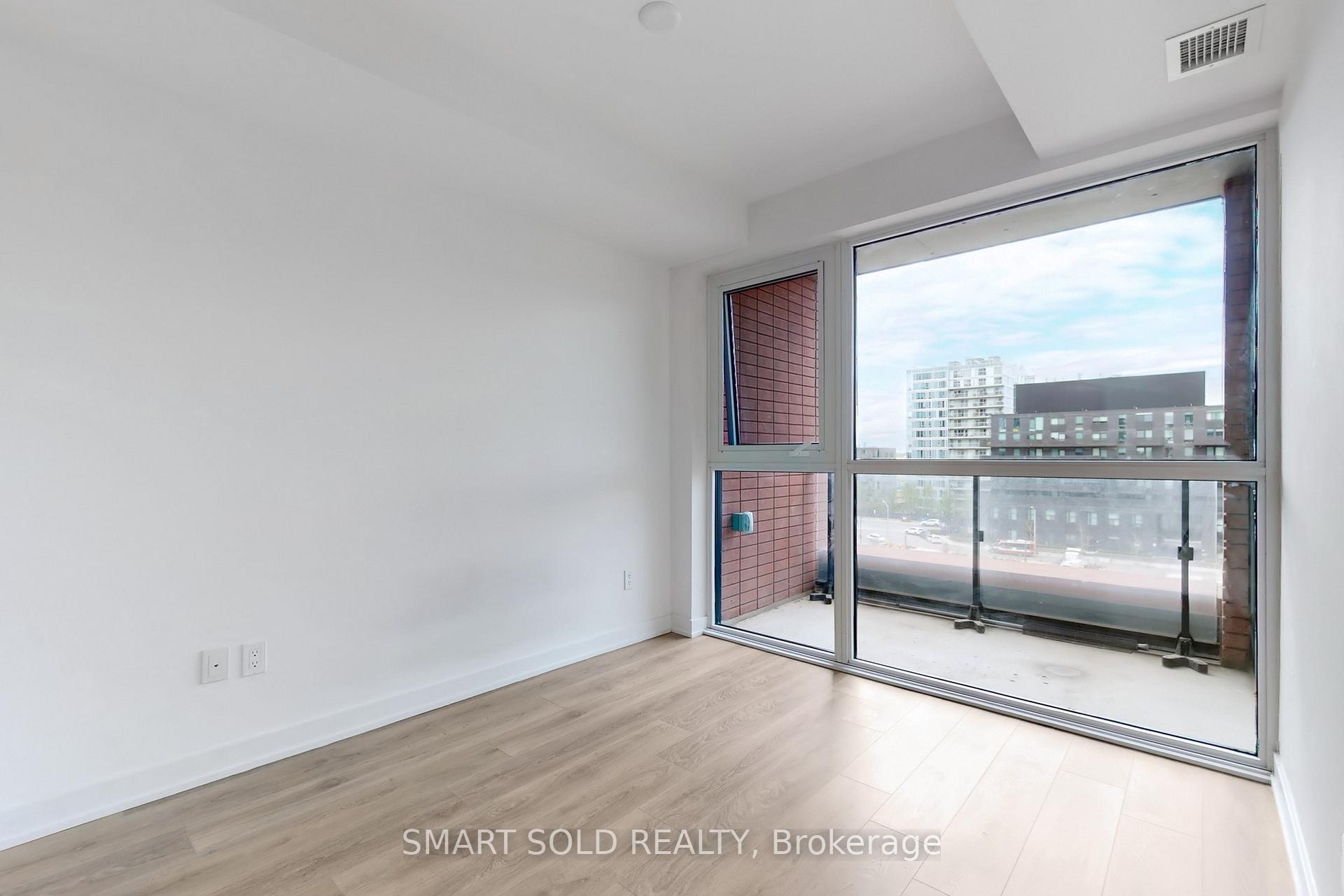 3 Bedrooms Condo at 8 Tippett, Toronto For sale