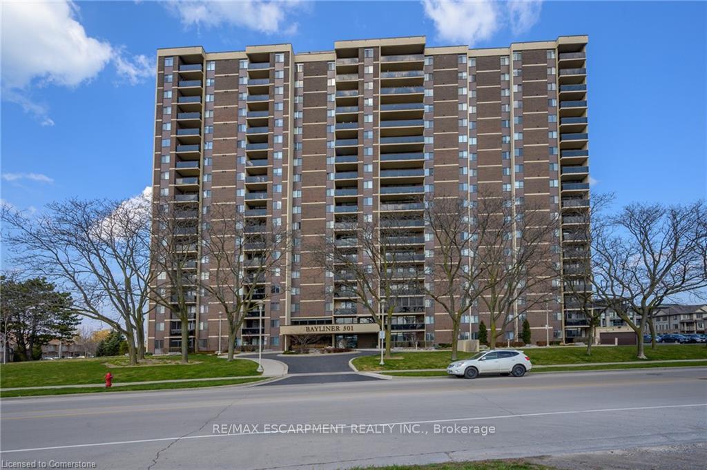 3 Bedrooms Condo at 301 FRANCES,  Hamilton For sale