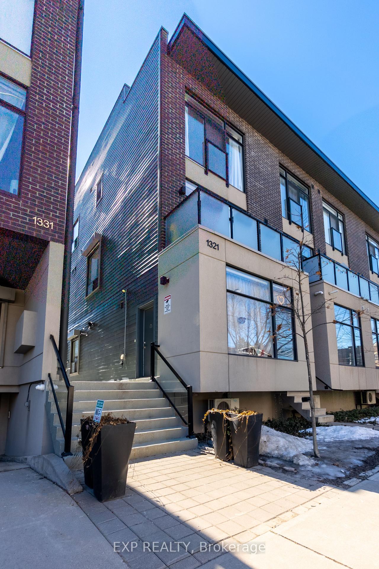 2 Bedrooms Condo at 1321 Gerrard, Toronto For sale