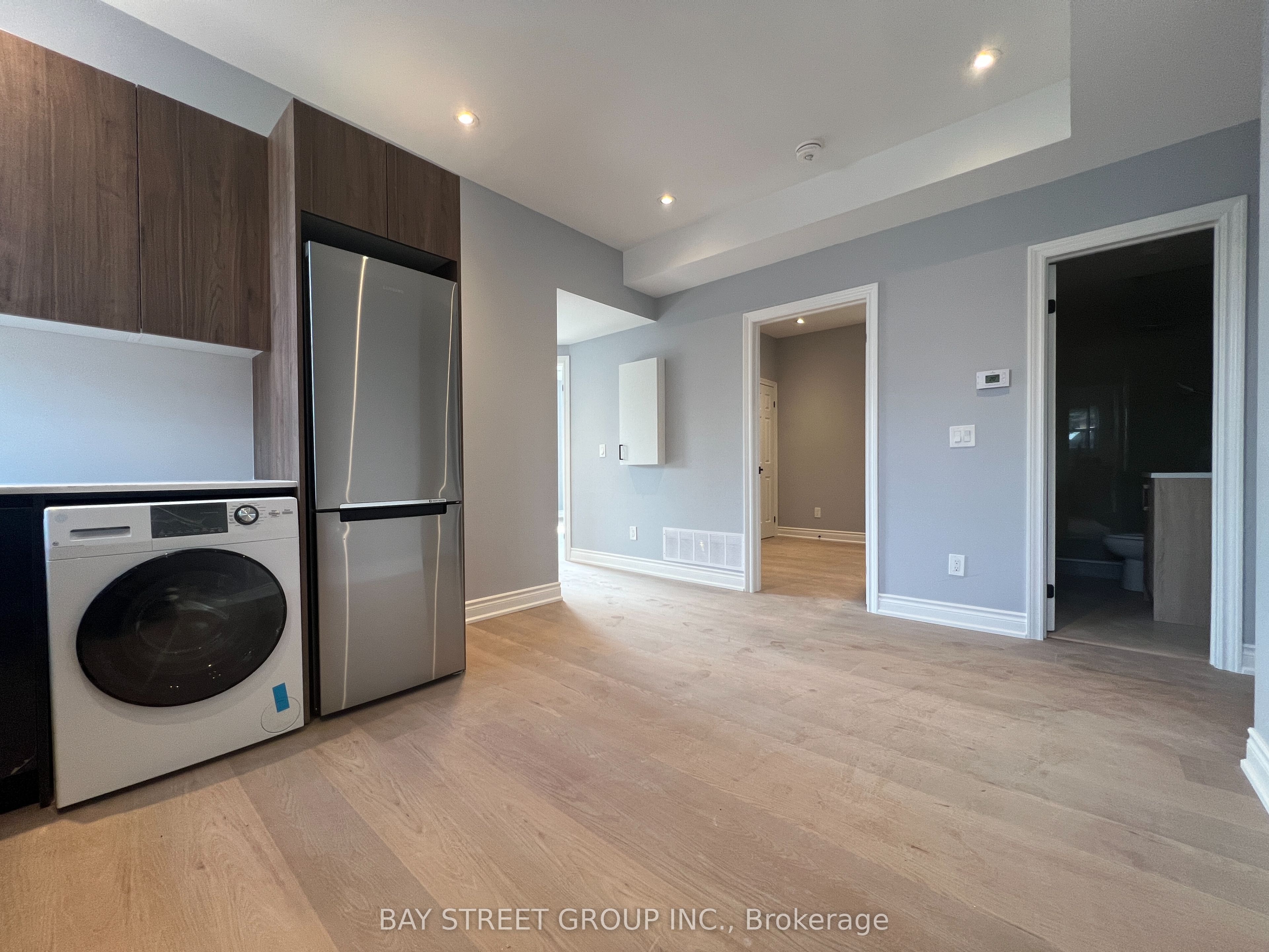 2386 Lake Shore Boulevard W, #201