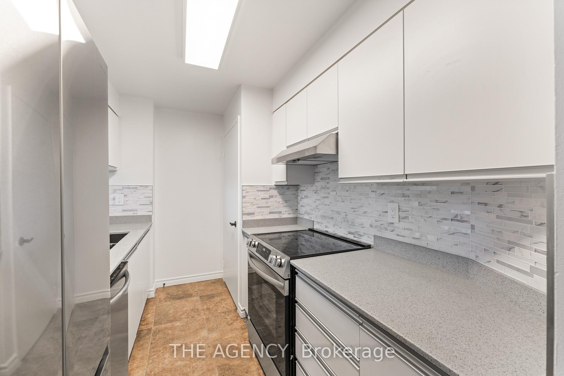 2 Bedrooms Condo at 90 Dale, Toronto For sale