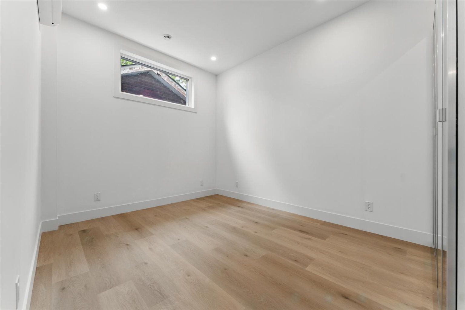1064 Dufferin Street Rear Garden Suite