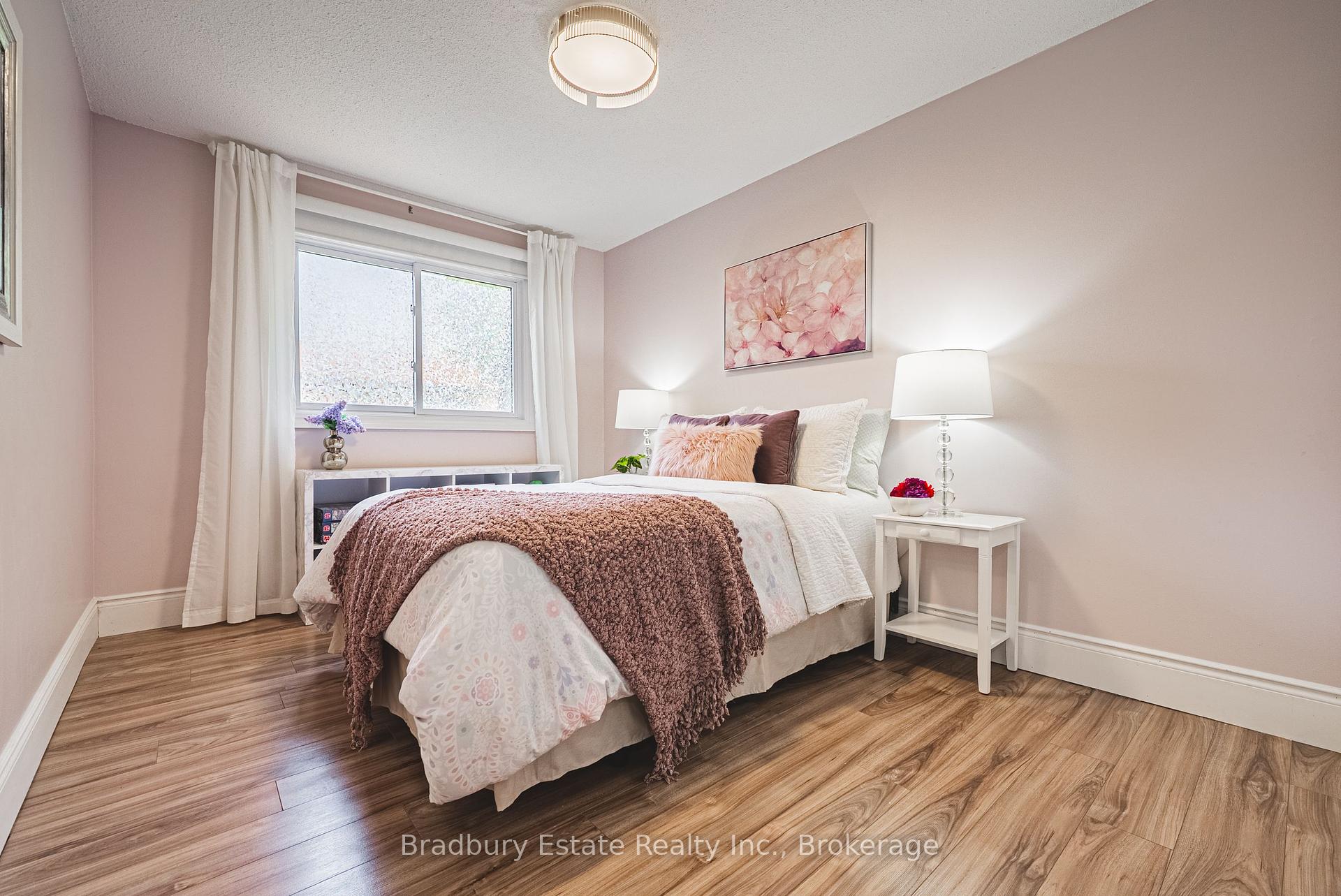 3 Bedrooms Condo at 1489 Ester, Burlington For sale