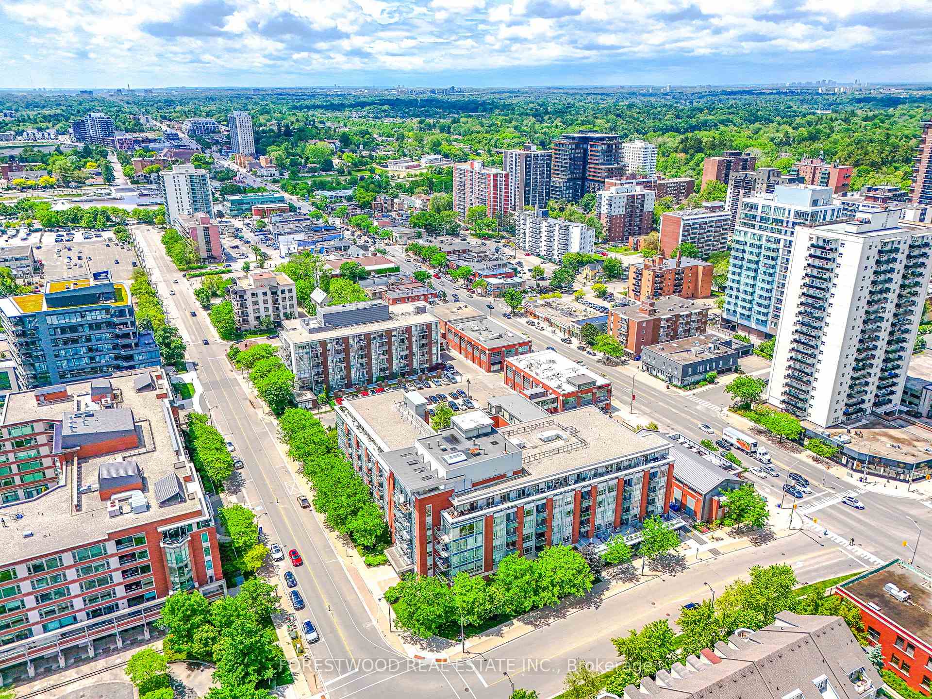 2 Bedrooms Condo at 80 Port, Mississauga For sale