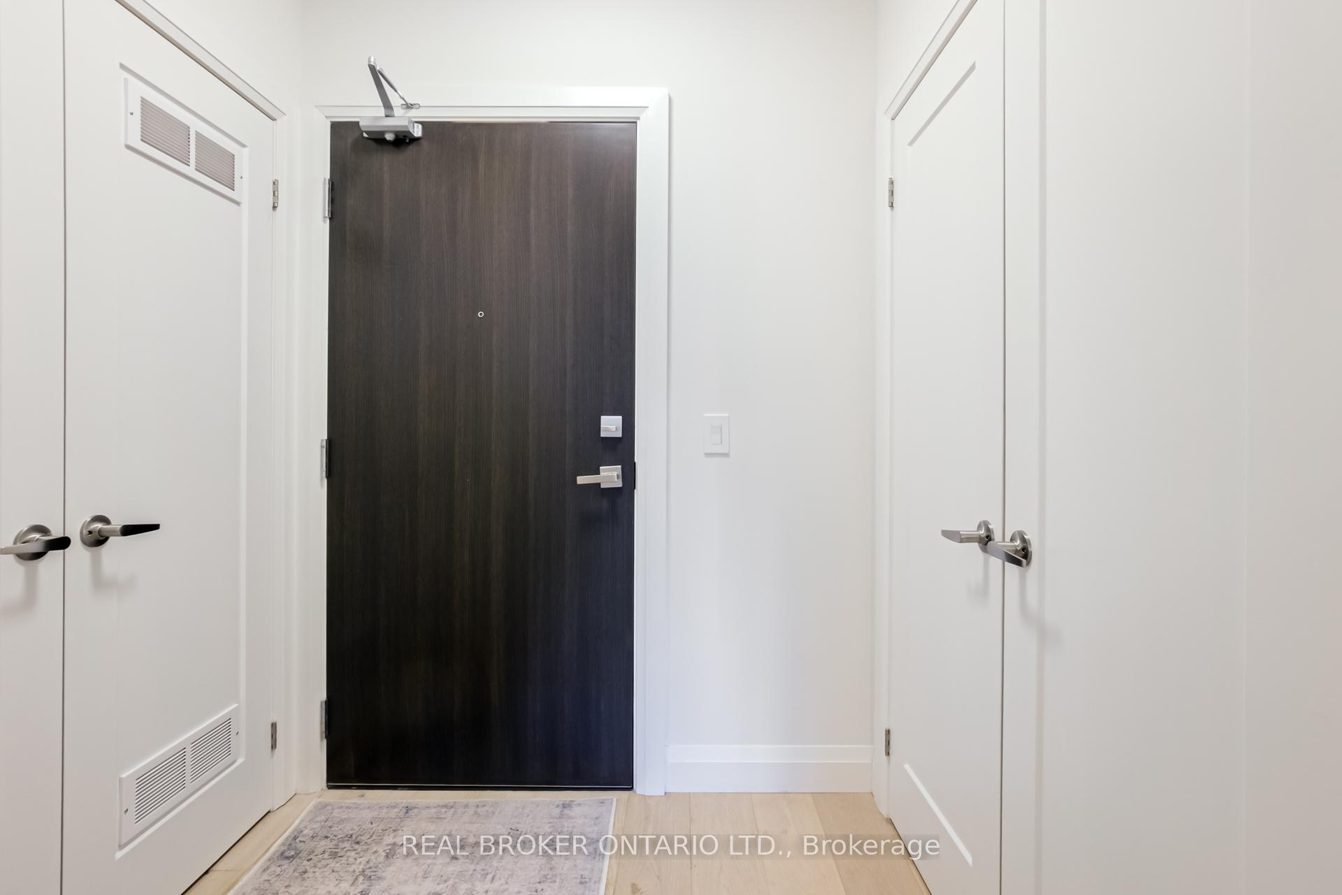 2 Bedrooms Condo at 500 Brock,  Burlington For sale