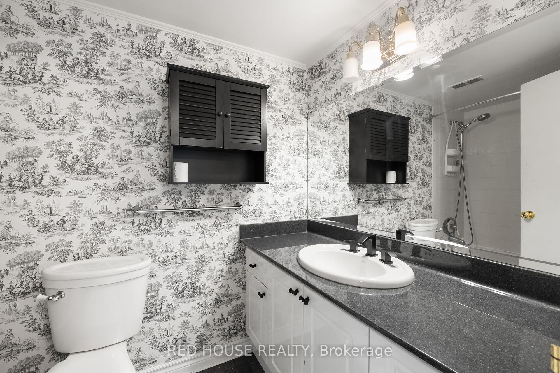 3 Bedrooms Condo at 500 Green, Hamilton For sale