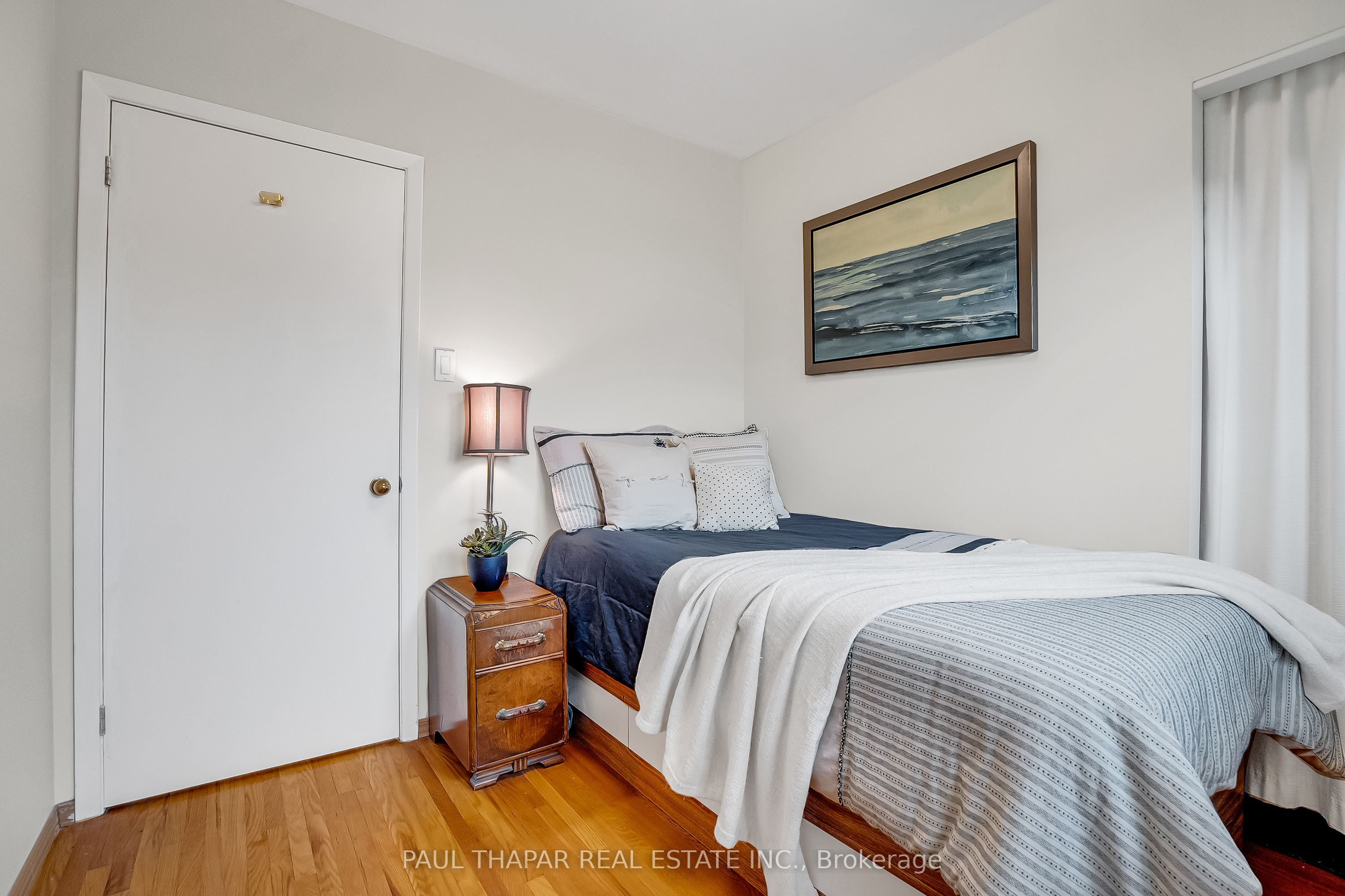 64 Grove Park Crescent