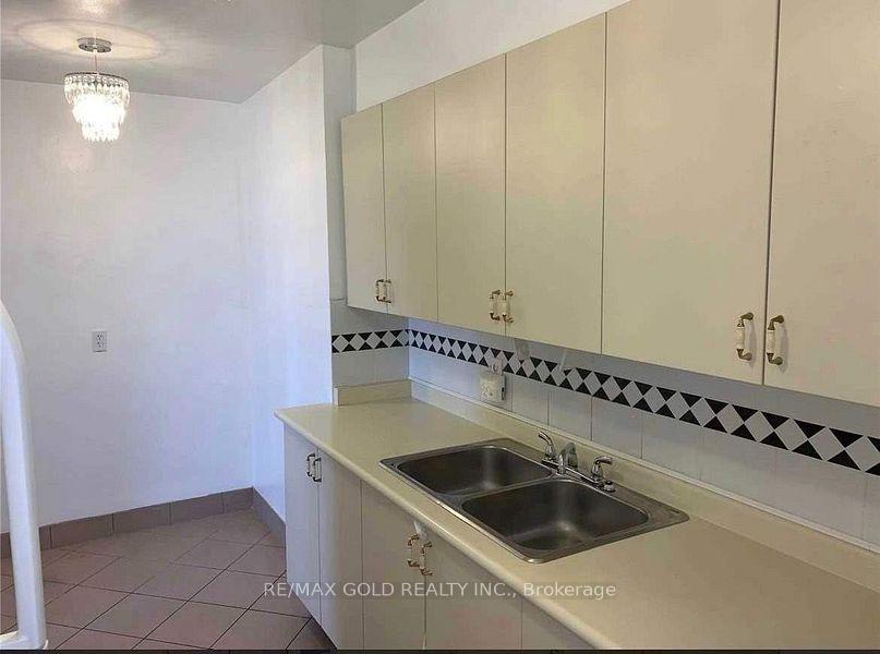 2 Bedrooms Condo at 2835 Islington,  Toronto For sale