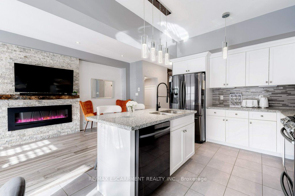 98 Shoreview Place, #12