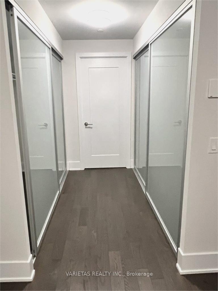 3 Bedrooms Condo at 585 Bloor,  Toronto For sale
