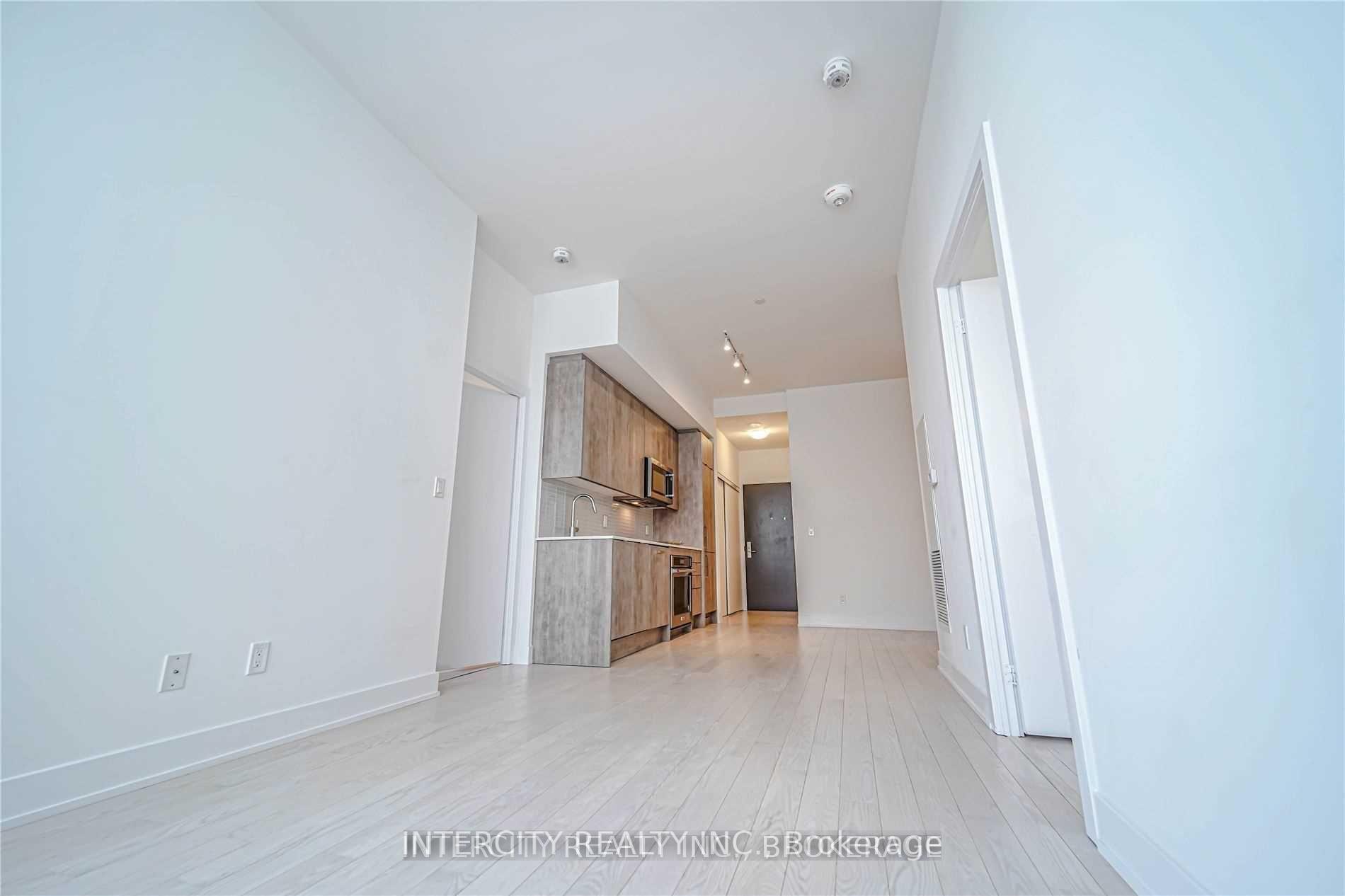 3 Bedrooms Condo at 181 Bedford, Toronto For sale