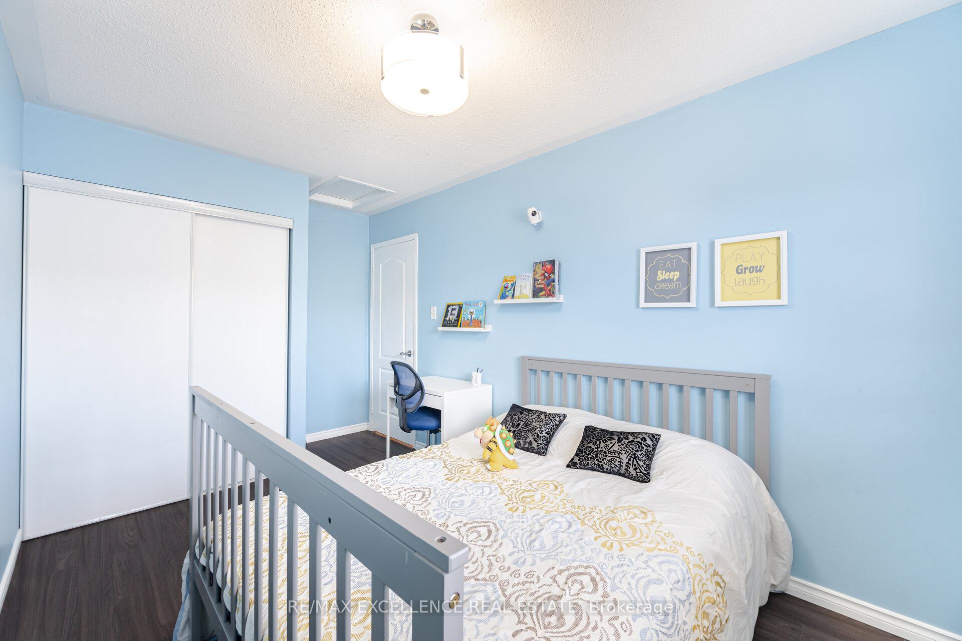 3 Bedrooms Condo at 4950 Albina, Mississauga For sale
