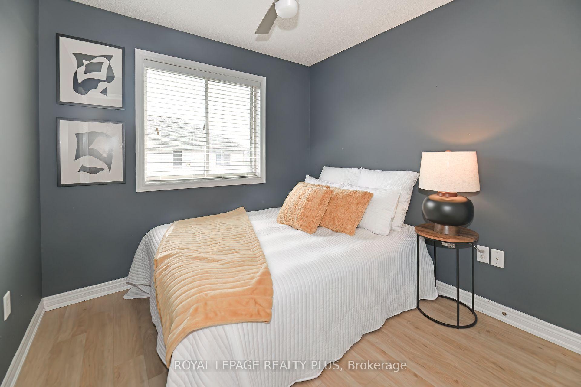 3 Bedrooms Condo at 4045 Upper Middle, Burlington For sale