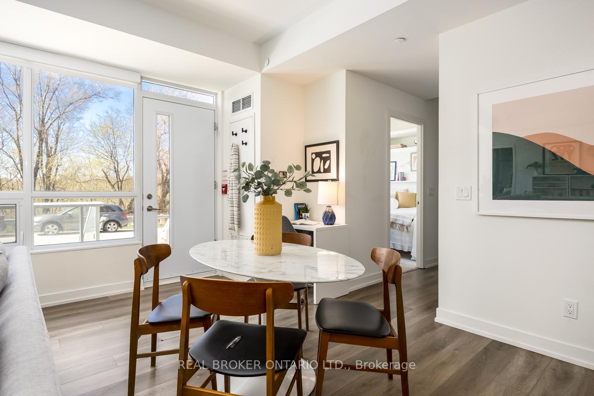 3 Bedrooms Condo at 10 Wilby, Toronto For sale
