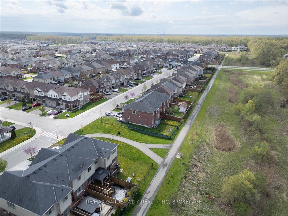 8648 DOGWOOD Crescent