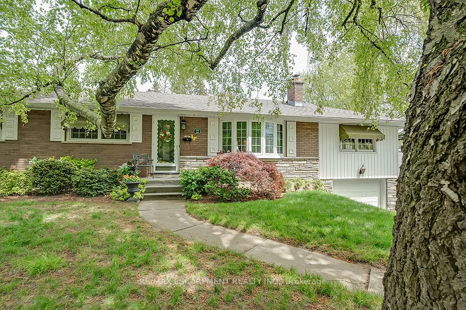 327 Strathcona Drive, Burlington, ON L7L 2E2
