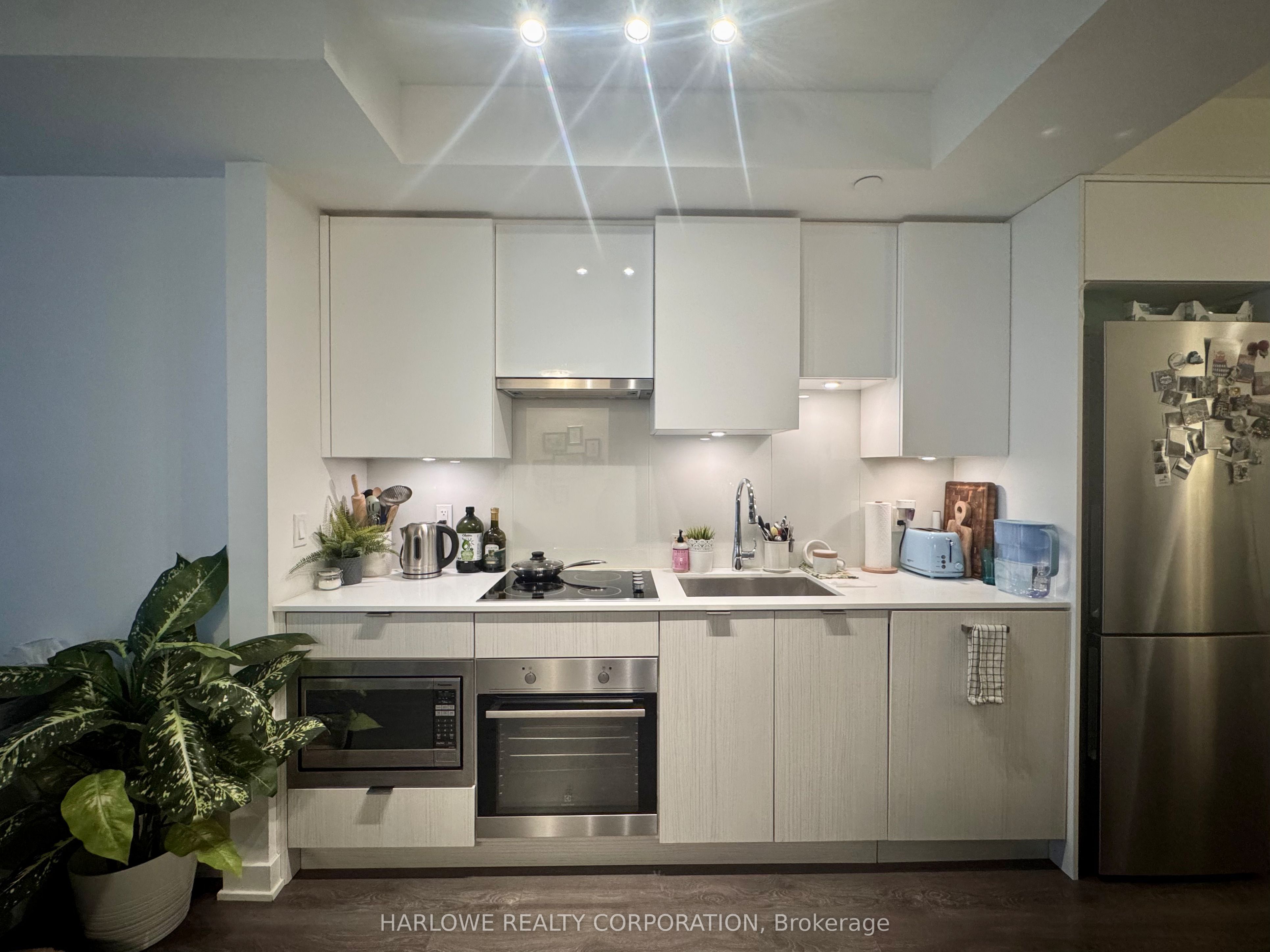 99 Broadway Avenue #1207 Nt, Toronto C10 Mount Pleasant West