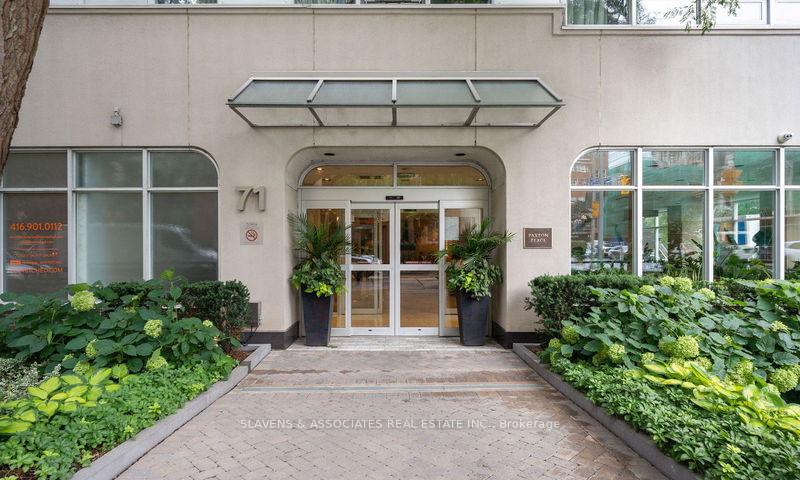 2 Bedrooms Condo at 71 Charles,  Toronto For sale