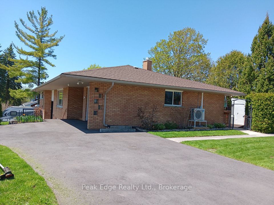 30 7 TH Street, Hanover, ON N4N 1G2