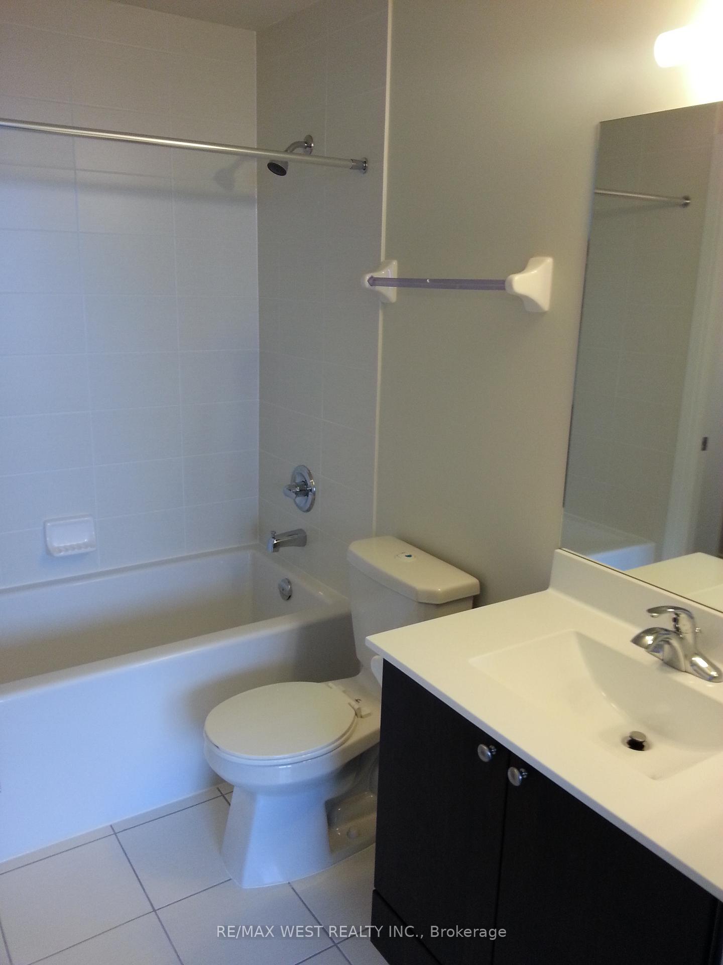 2 Bedrooms Condo at 151 Village Green, Toronto For sale