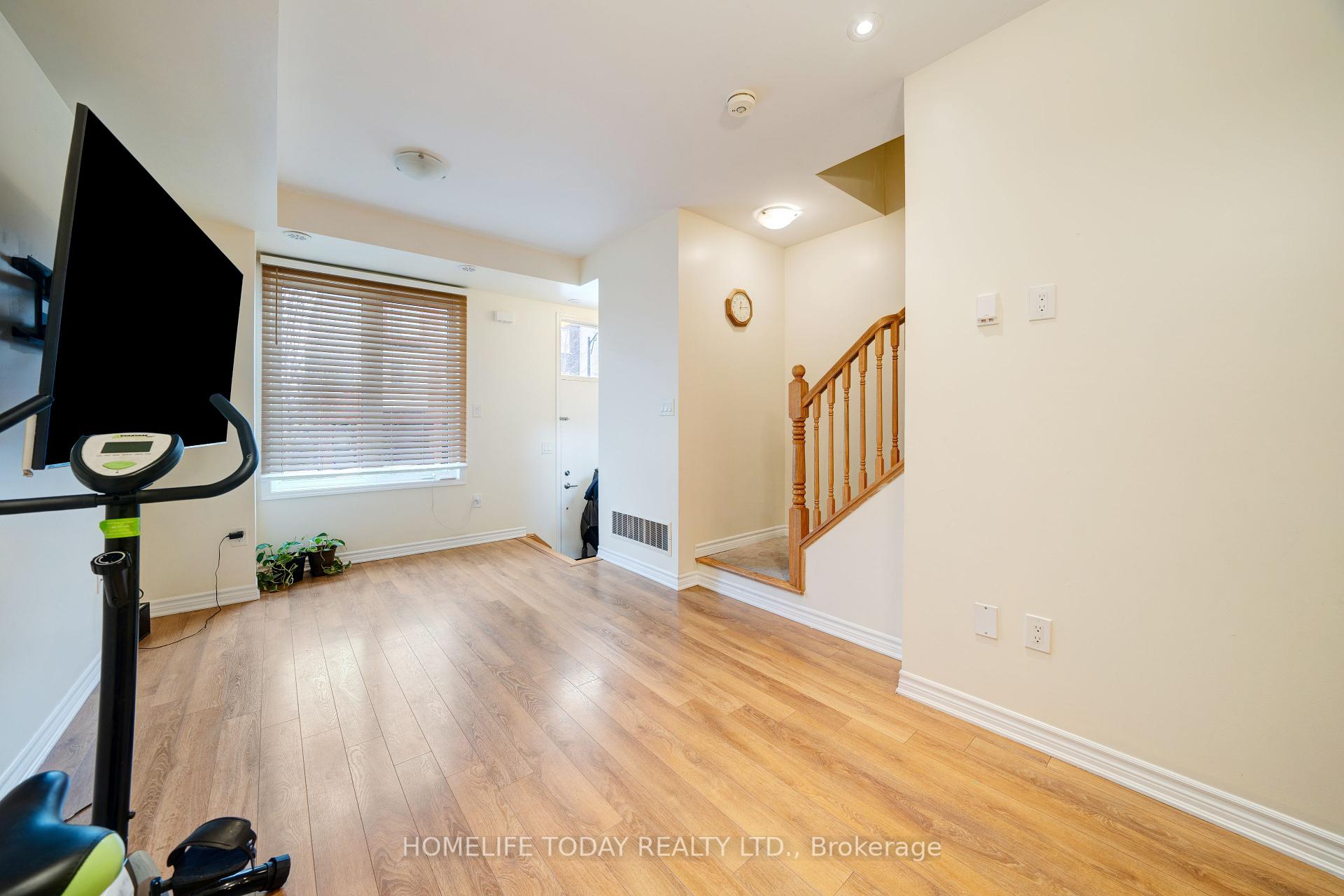 3 Bedrooms Condo at 45 Heron Park, Toronto For sale