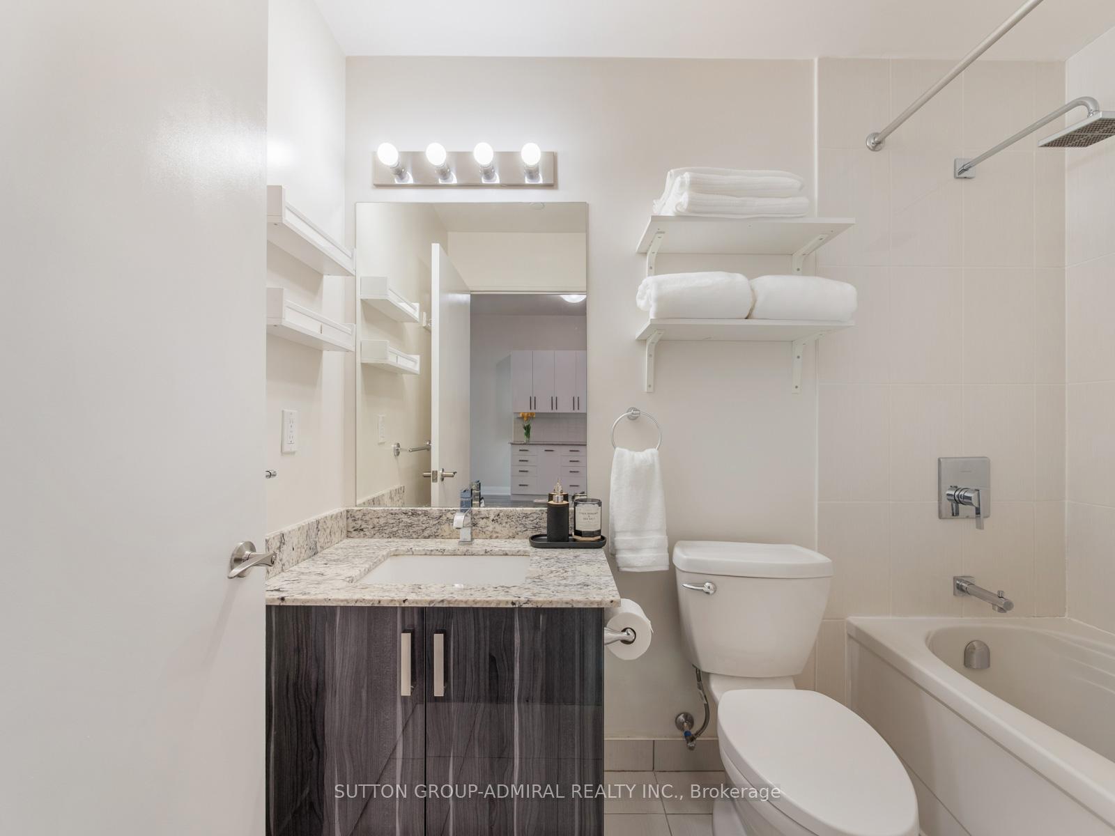 2 Bedrooms Condo at 2900 Highway 7, Vaughan For sale