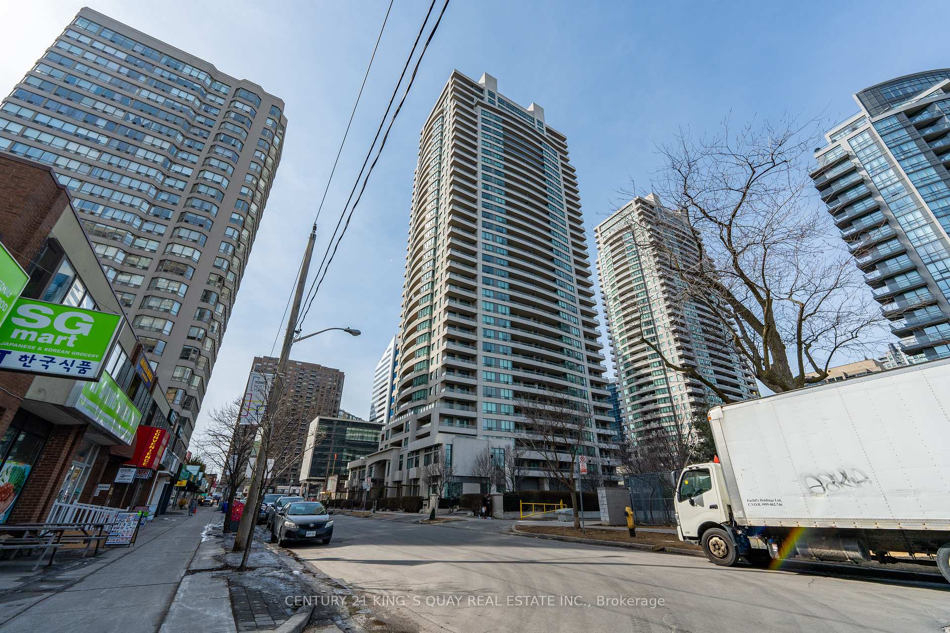 3 Bedrooms Condo at 18 Spring Garden, Toronto For sale